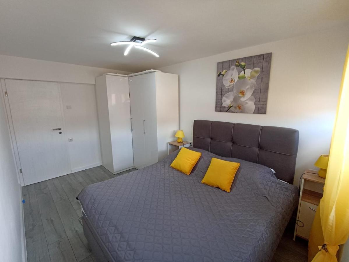 Beetlejuice Apartments Sibenik Bagian luar foto