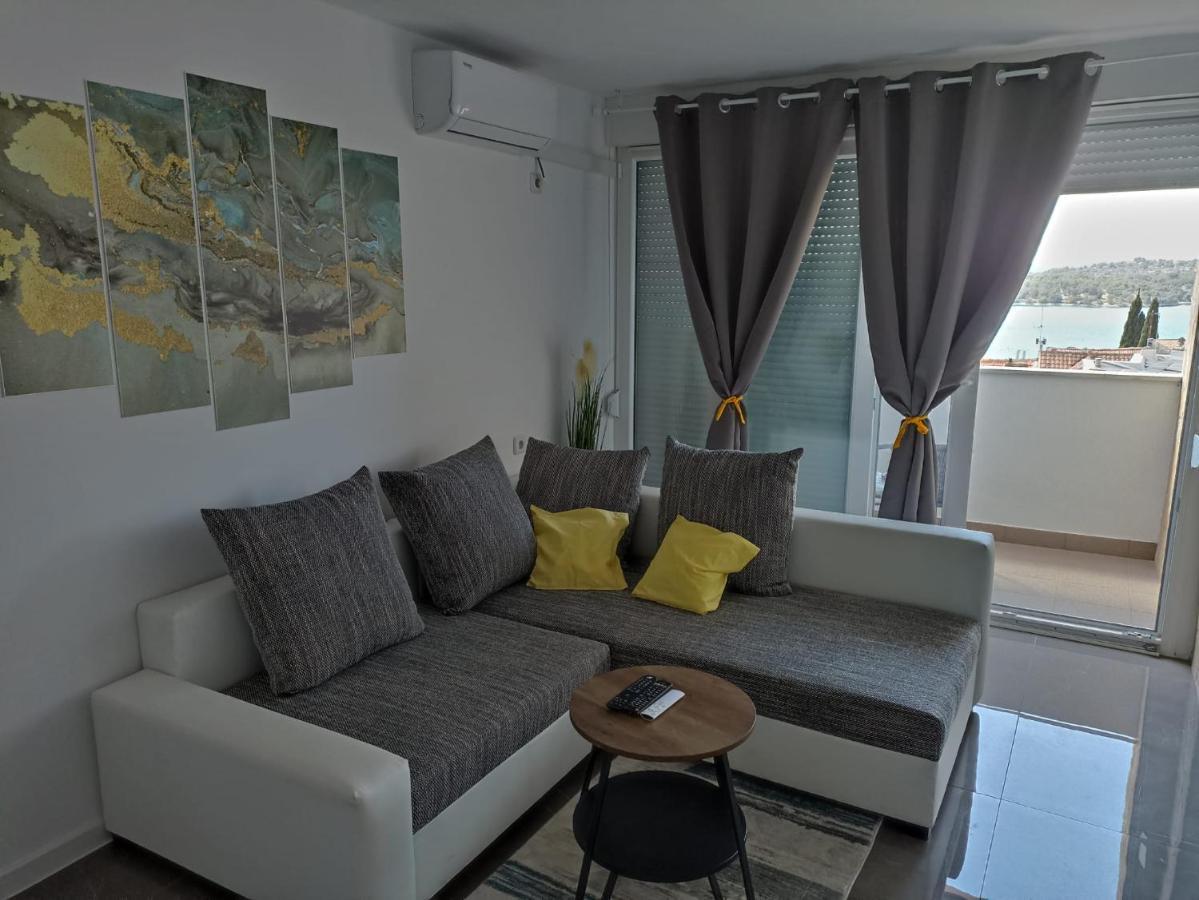 Beetlejuice Apartments Sibenik Bagian luar foto